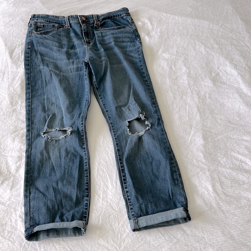 Cute Levi distressed boyfriend Jean